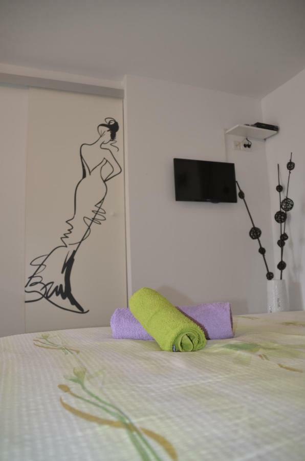 Apartments Lilly - Studio Рийека Екстериор снимка